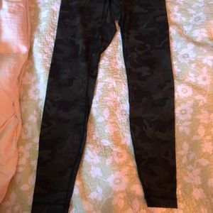 LULULEMON camo leggings size 8